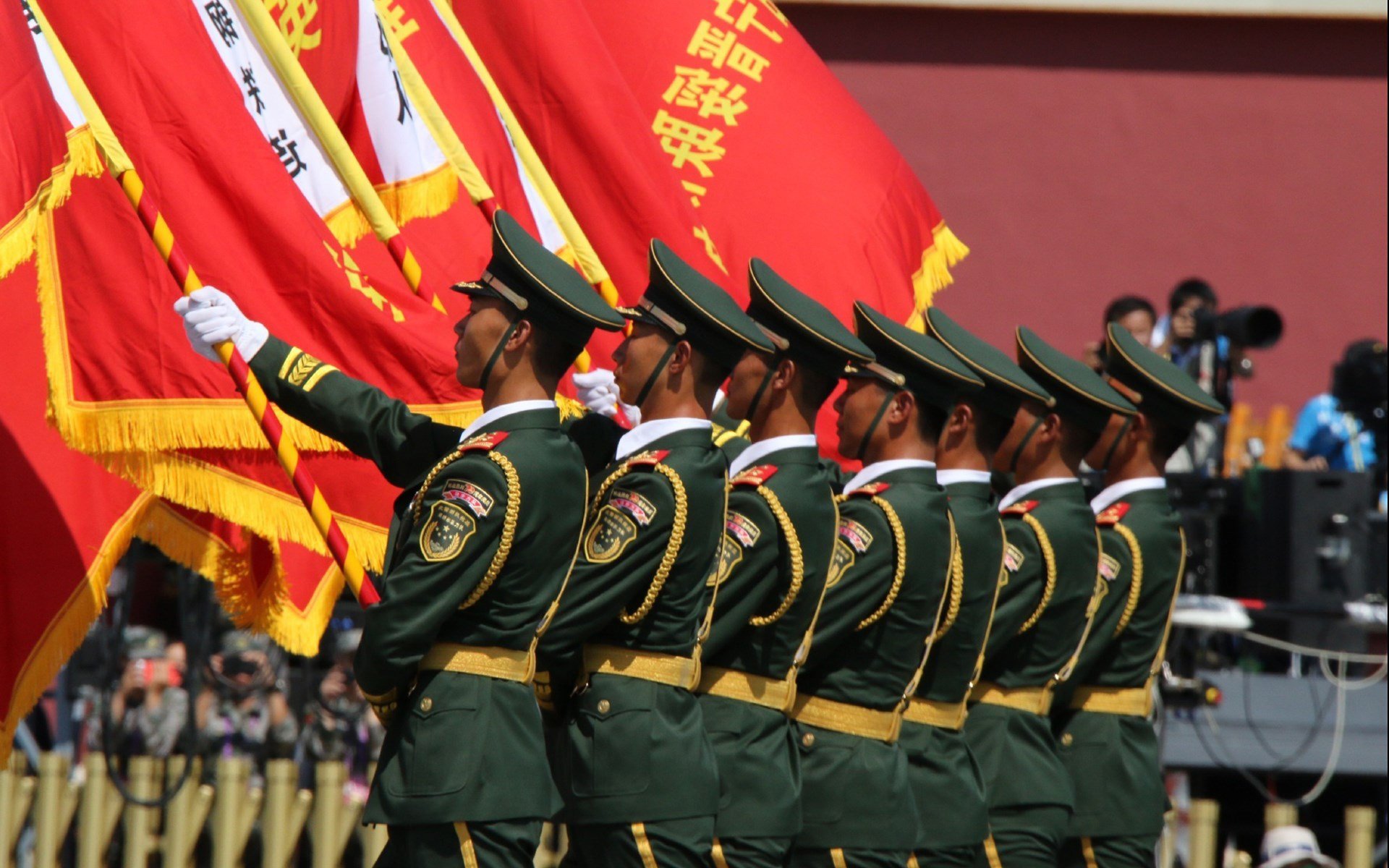 欧冠半决赛之夜，范弗利特刷新纪录的传奇时刻