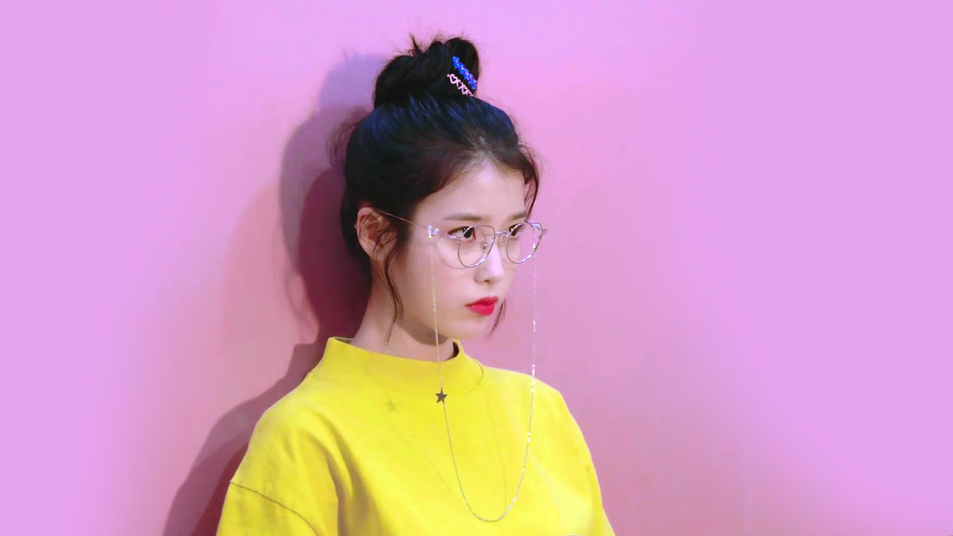 巨星闪耀与草根逆袭，绿茵场上的两重天—论莱万的统治力与哥斯达黎加的绝杀艺术