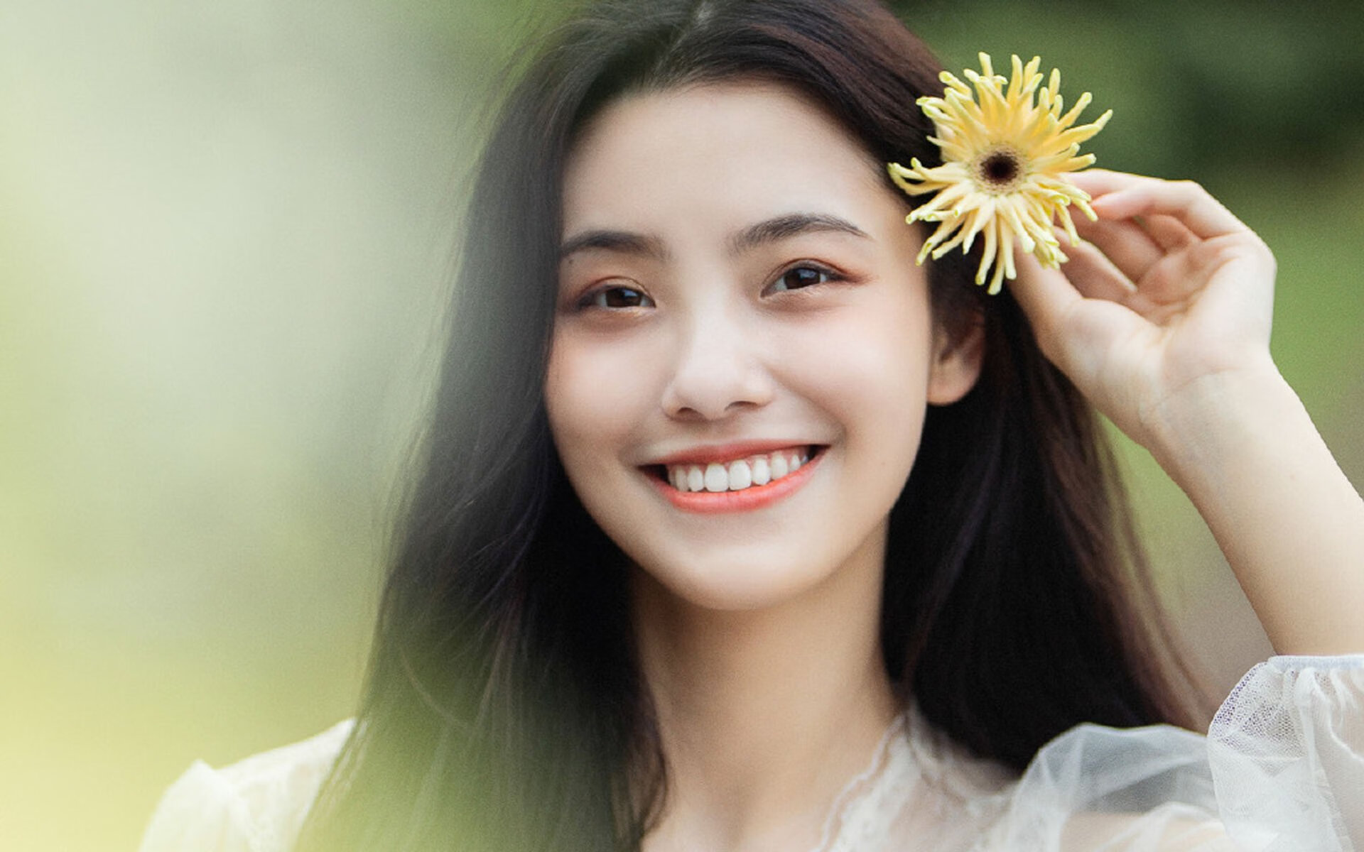 F1新赛季揭幕战焦点战，汉密尔顿如爵士粉碎活塞，巴林之夜谱写新章