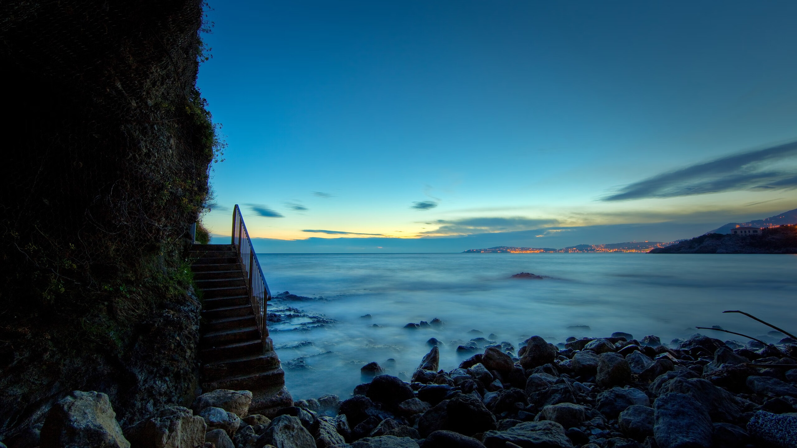 东决之夜，他沉默的铁骨扛起整个奥兰多的天空